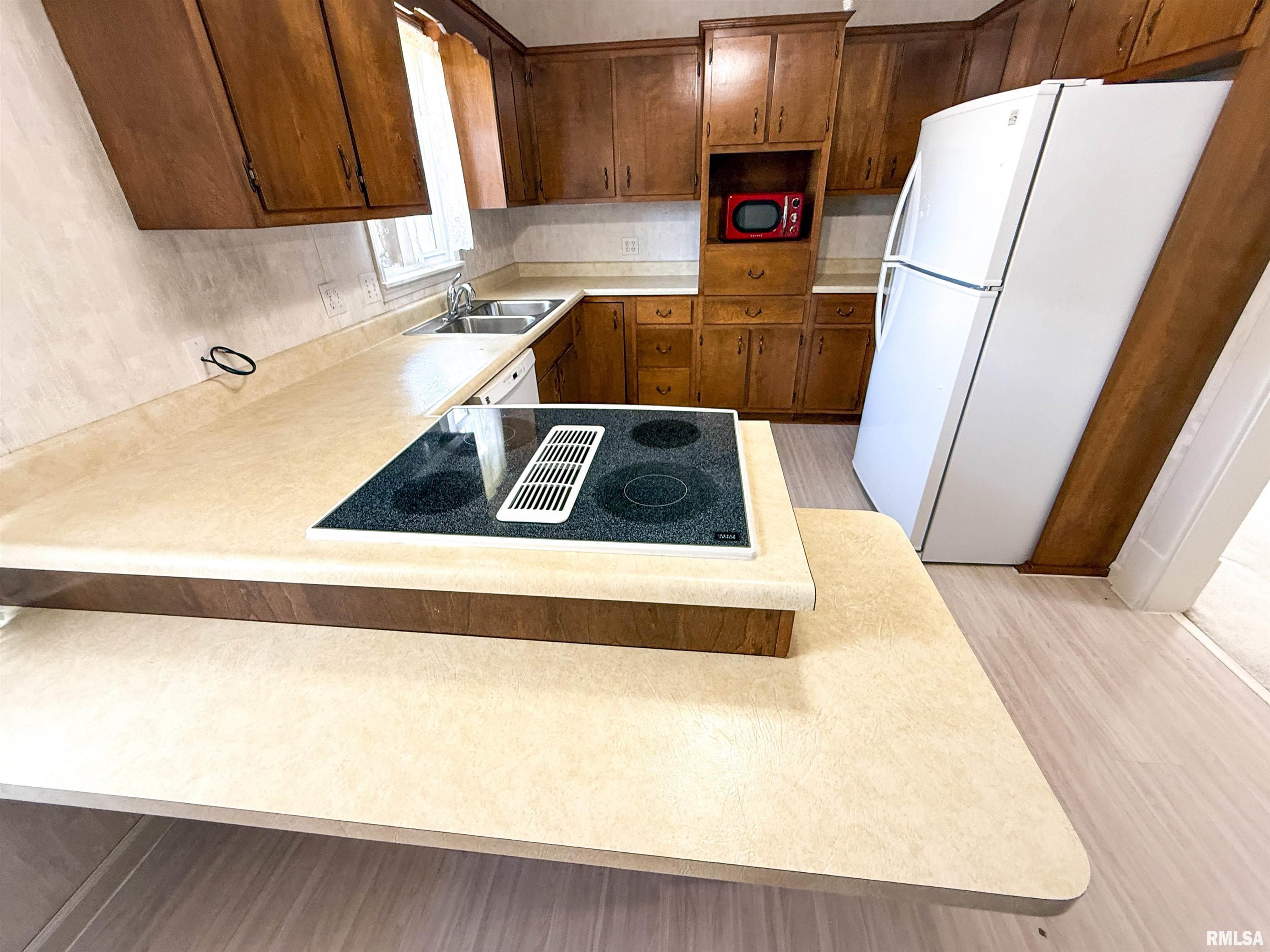 202 Flora Avenue Flora, IL 62839 - Photo 13 of 94