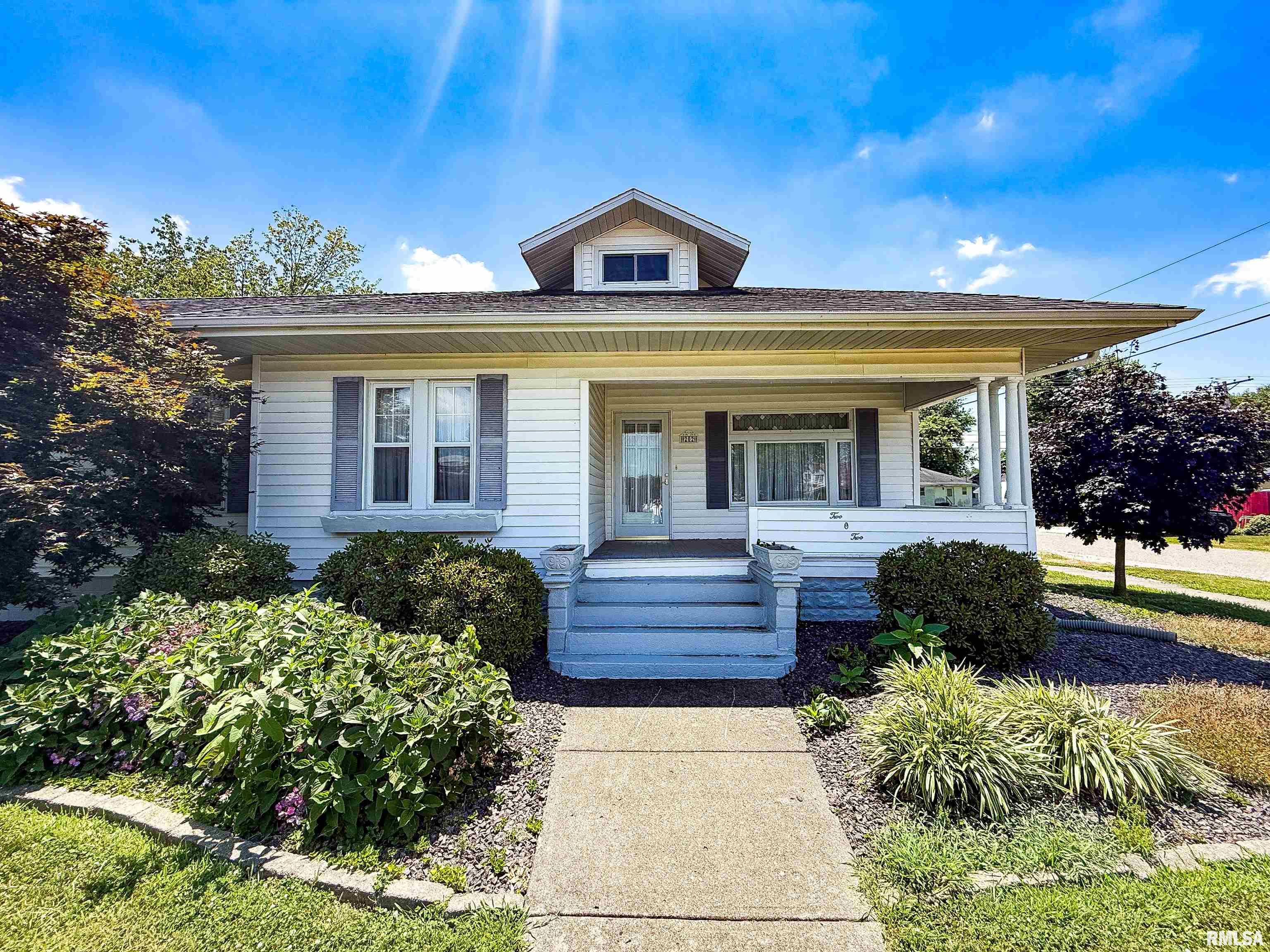 202 Flora Avenue Flora, IL 62839 - Photo 3 of 94