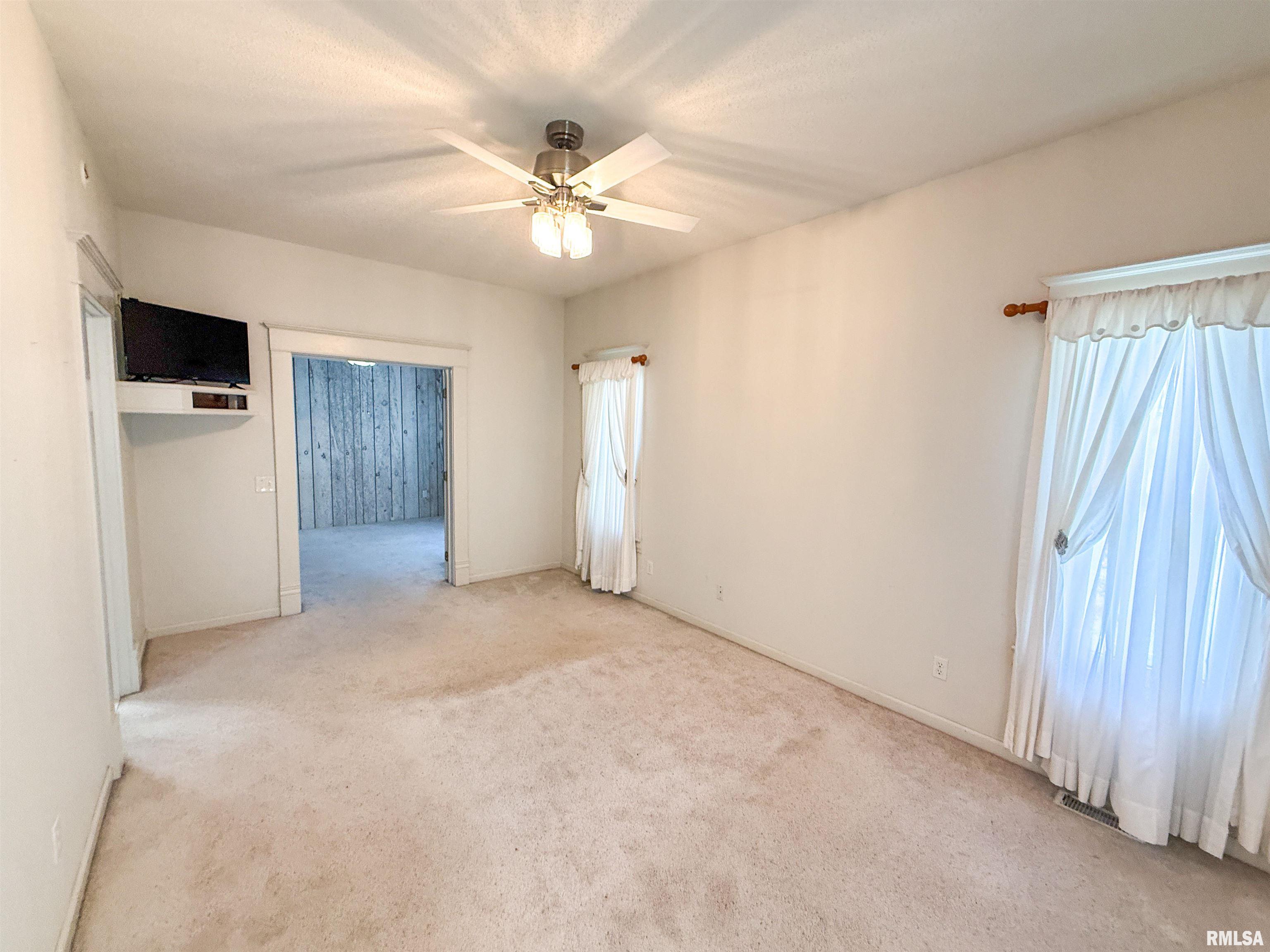 202 Flora Avenue Flora, IL 62839 - Photo 32 of 94