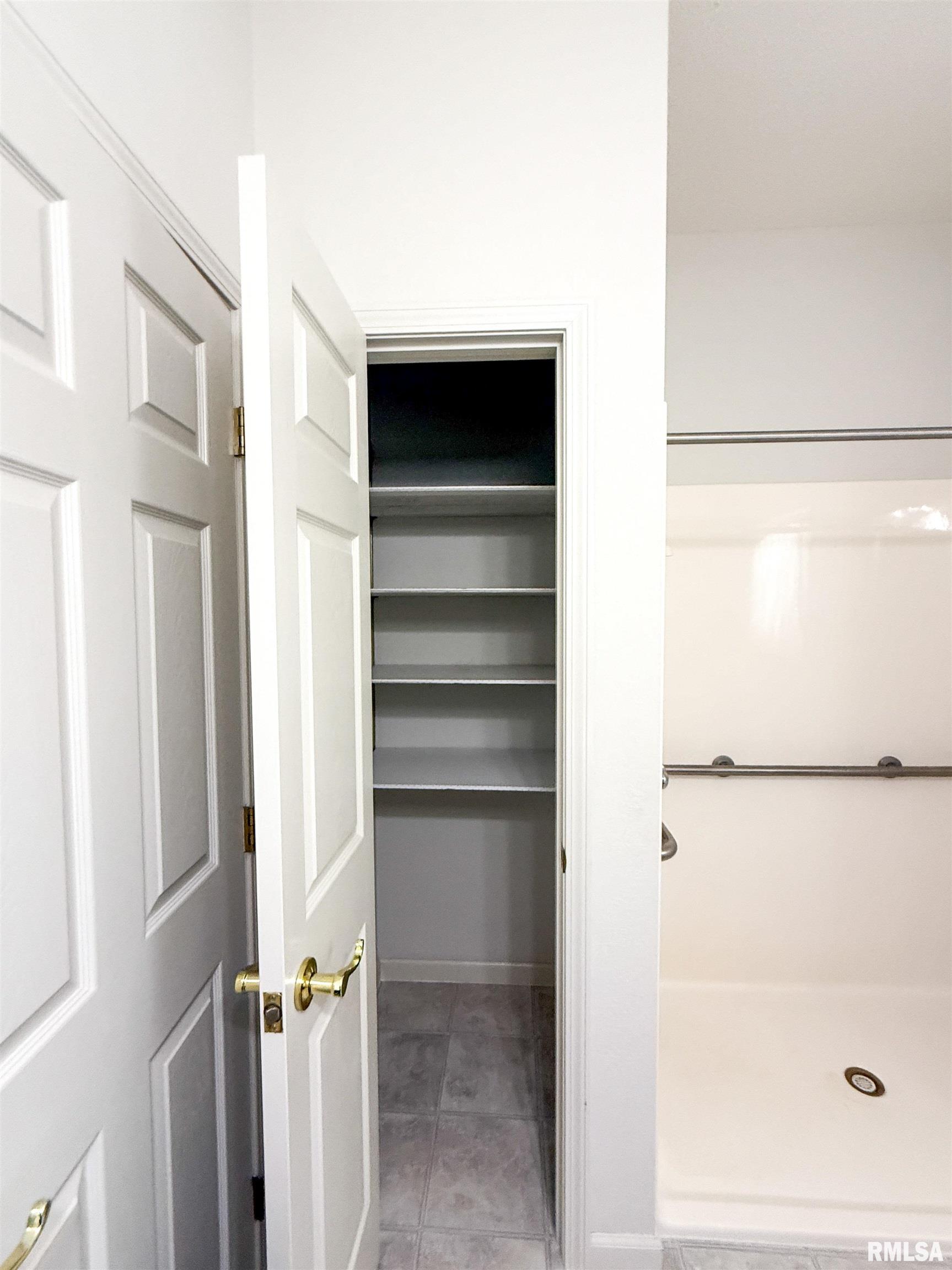 202 Flora Avenue Flora, IL 62839 - Photo 41 of 94