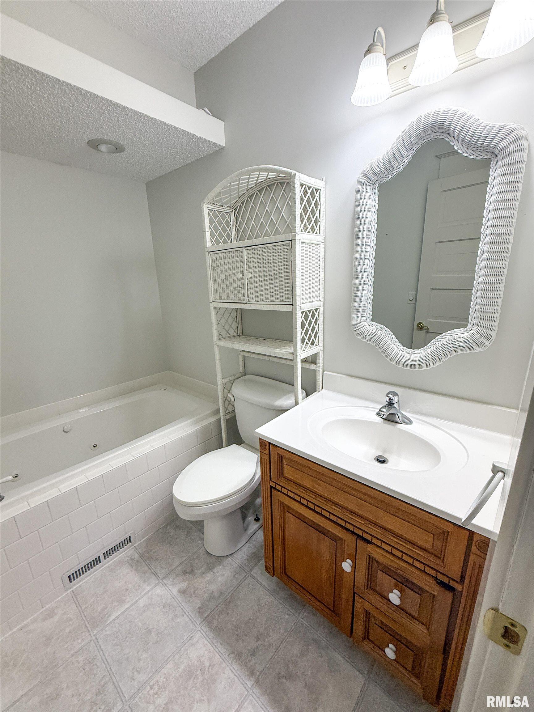 202 Flora Avenue Flora, IL 62839 - Photo 42 of 94