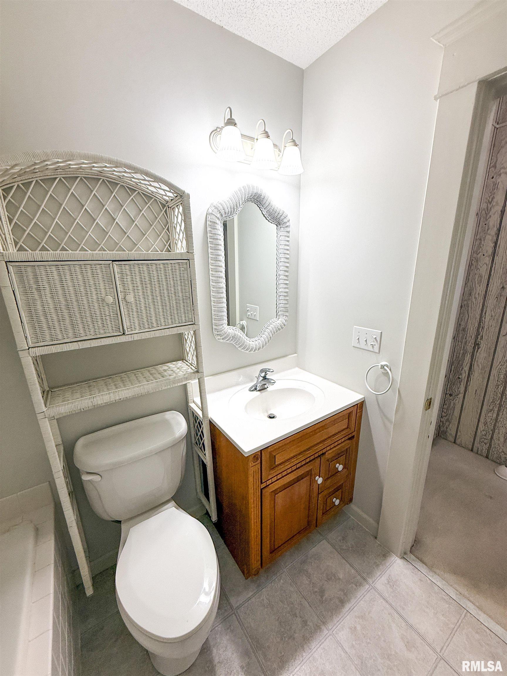 202 Flora Avenue Flora, IL 62839 - Photo 43 of 94