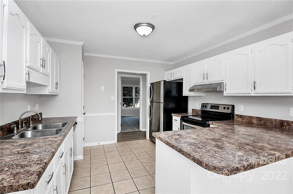 1826 Running Brook Road Charlotte, NC 28214 - Photo 8 of 30 Gallery Image 8