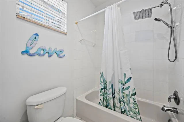 $4,250 | 647 Castle Drive, Palm Beach Gardens, FL 33410