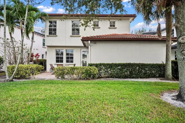 $4,250 | 647 Castle Drive, Palm Beach Gardens, FL 33410