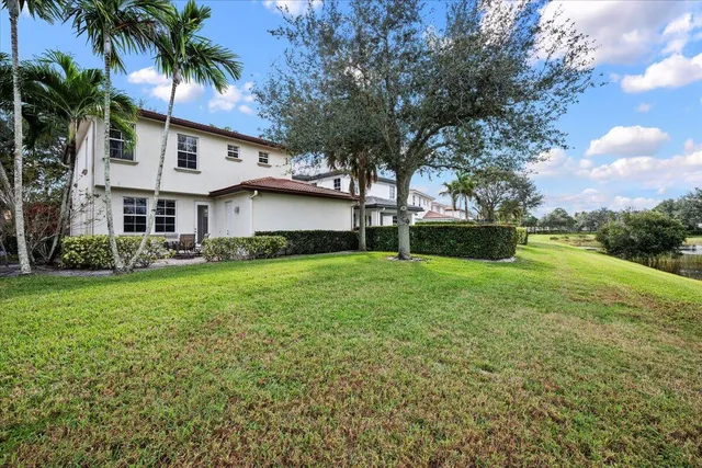 $4,250 | 647 Castle Drive, Palm Beach Gardens, FL 33410