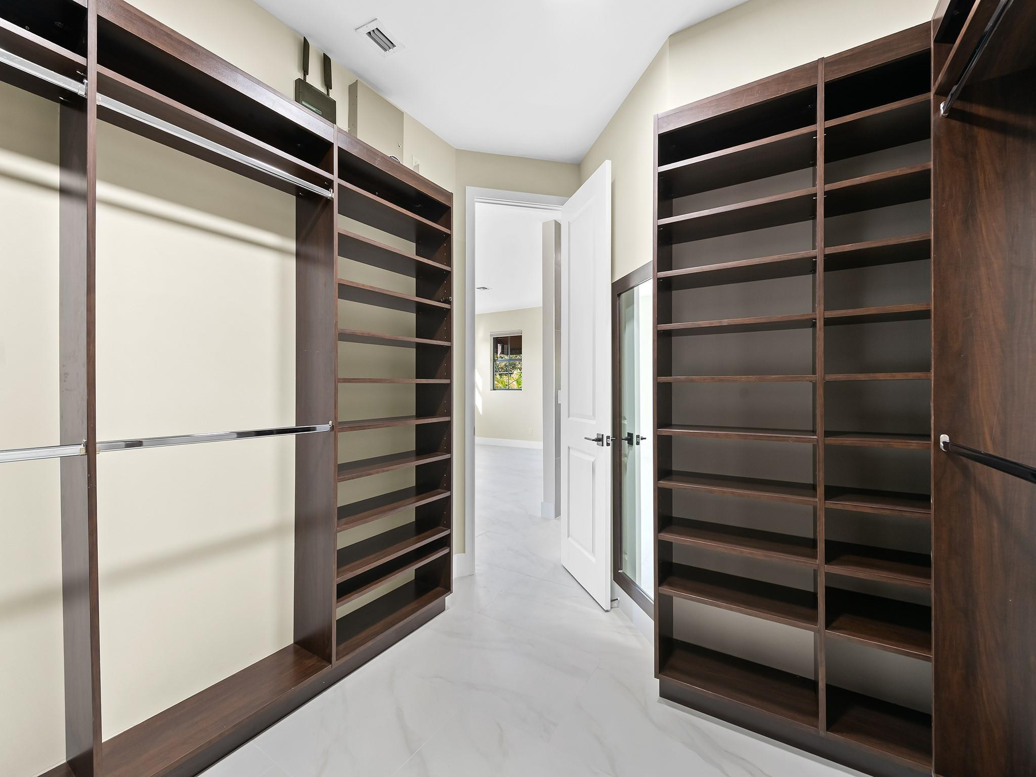 1215 North Victoria Park Road Fort Lauderdale, FL 33304 - Photo 14 of 35 Photo 14