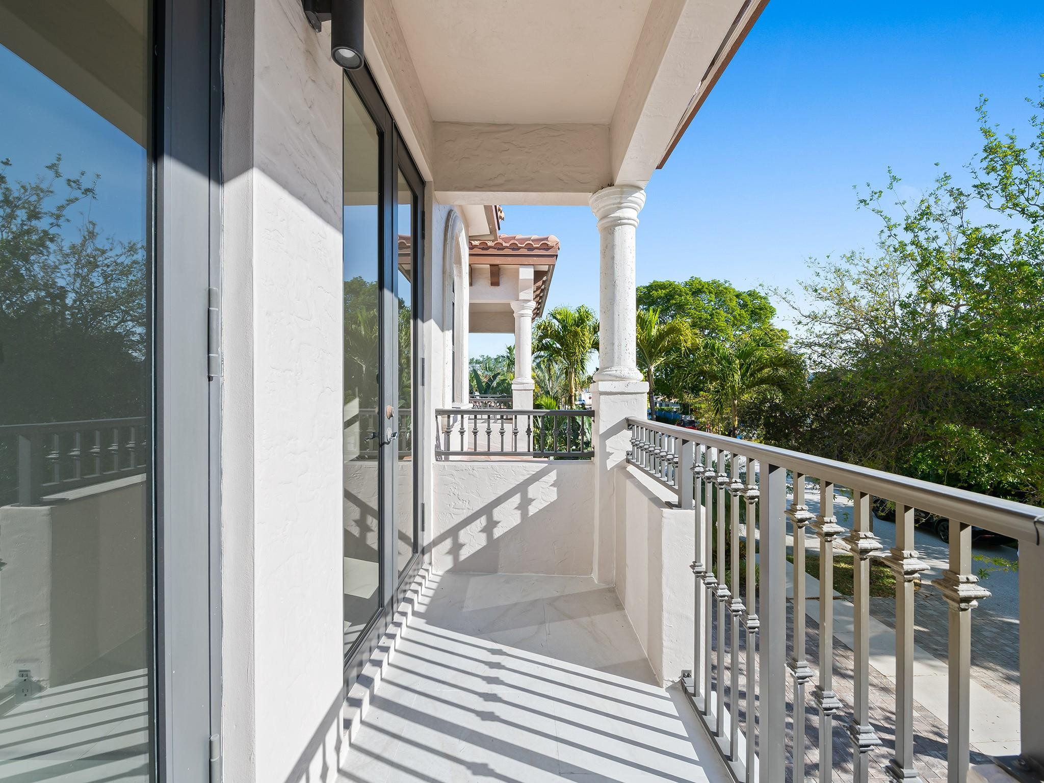 1215 North Victoria Park Road Fort Lauderdale, FL 33304 - Photo 25 of 35 Photo 25