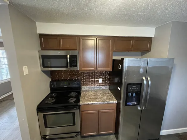 $1,350 | 3412 Oak Park Terrace, Clarksville, TN 37042