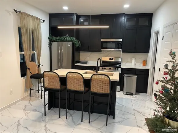 $1,400 | 605 Buccaneer Drive, Unit 3, Hidalgo, TX 78557