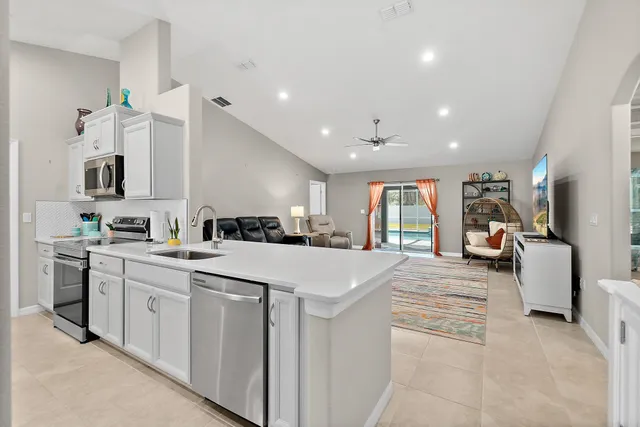 $2,500 | 43 Utica Path, Palm Coast, FL 32164