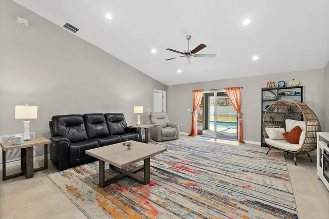 $2,500 | 43 Utica Path, Palm Coast, FL 32164