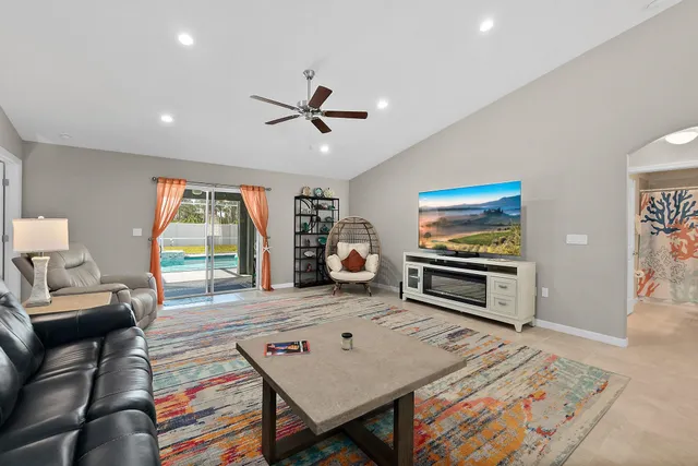 $2,500 | 43 Utica Path, Palm Coast, FL 32164