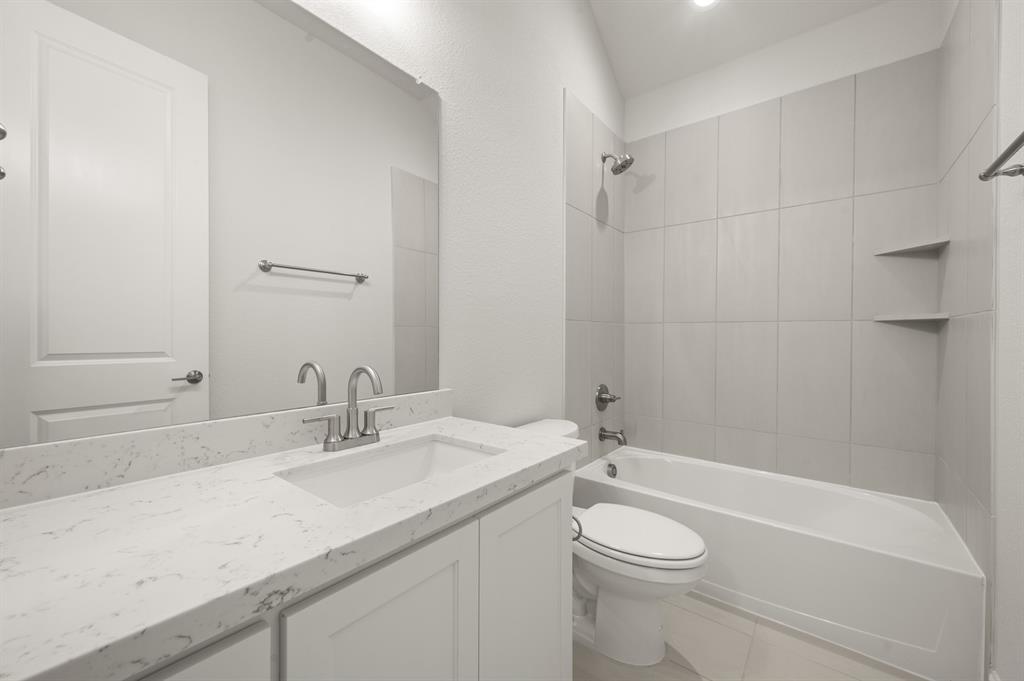 1409 Ripple Glass Road Midlothian, TX 76065 - Photo 11 of 28 1409 Ripple Glass- Bathroom-1