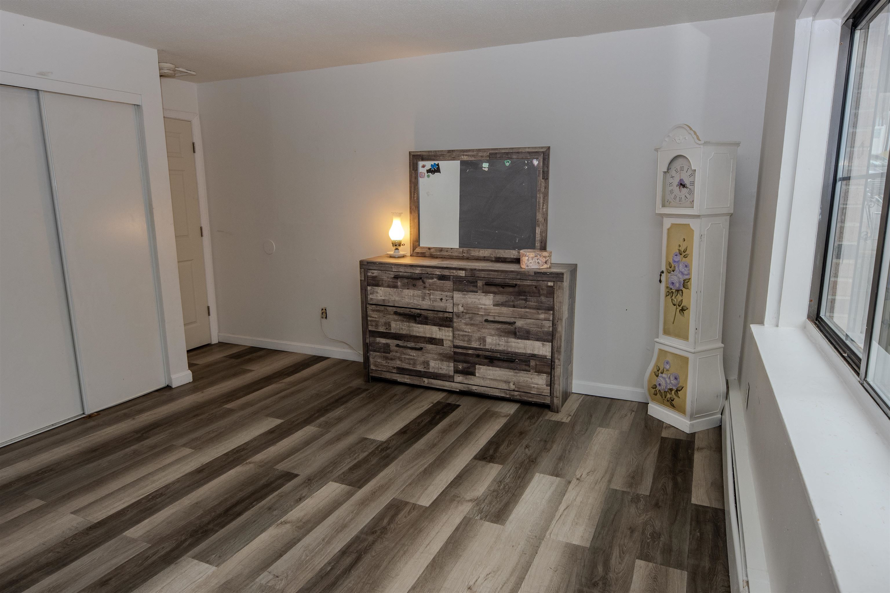 126 Mammoth Road, Unit 1 Hooksett, NH 03106 - Photo 17 of 28