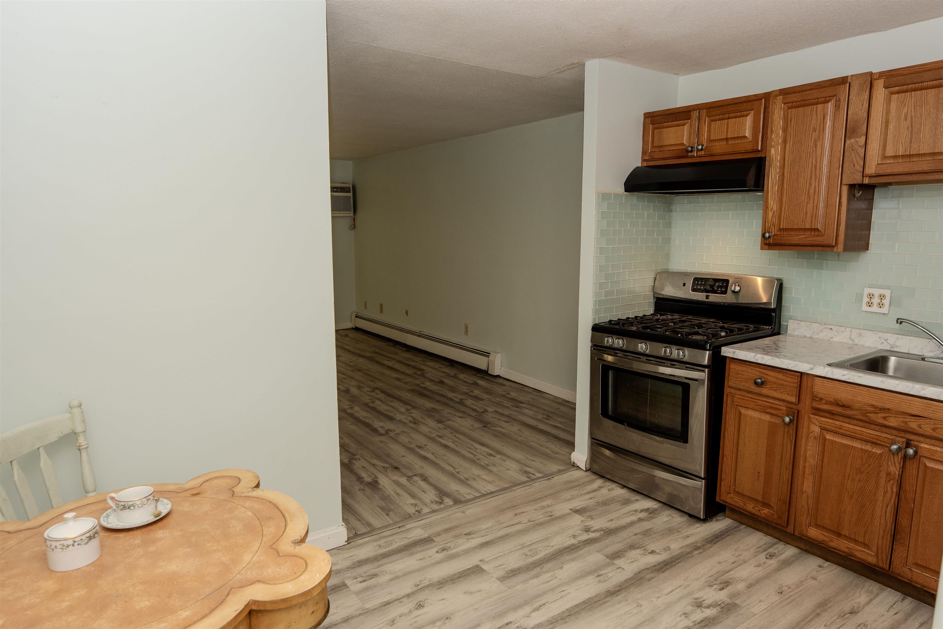 126 Mammoth Road, Unit 1 Hooksett, NH 03106 - Photo 5 of 28