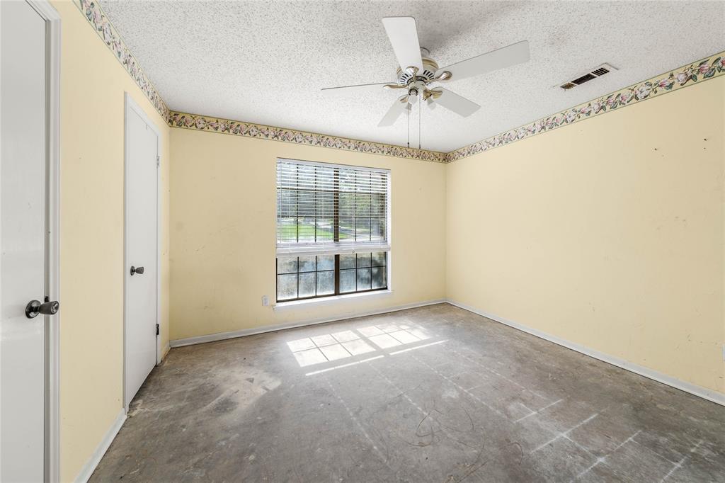 9917 Sandalwood Drive Woodway, TX 76712 - Photo 14 of 37