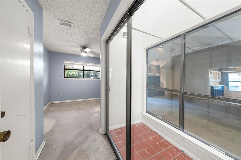 9917 Sandalwood Drive Woodway, TX 76712 - Photo 15 of 37