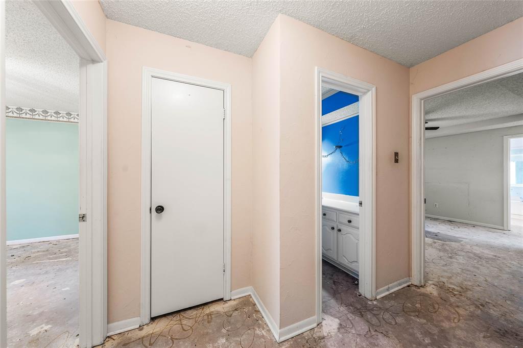 9917 Sandalwood Drive Woodway, TX 76712 - Photo 17 of 37