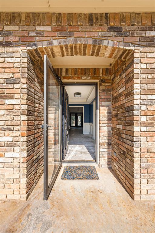 9917 Sandalwood Drive Woodway, TX 76712 - Photo 2 of 37