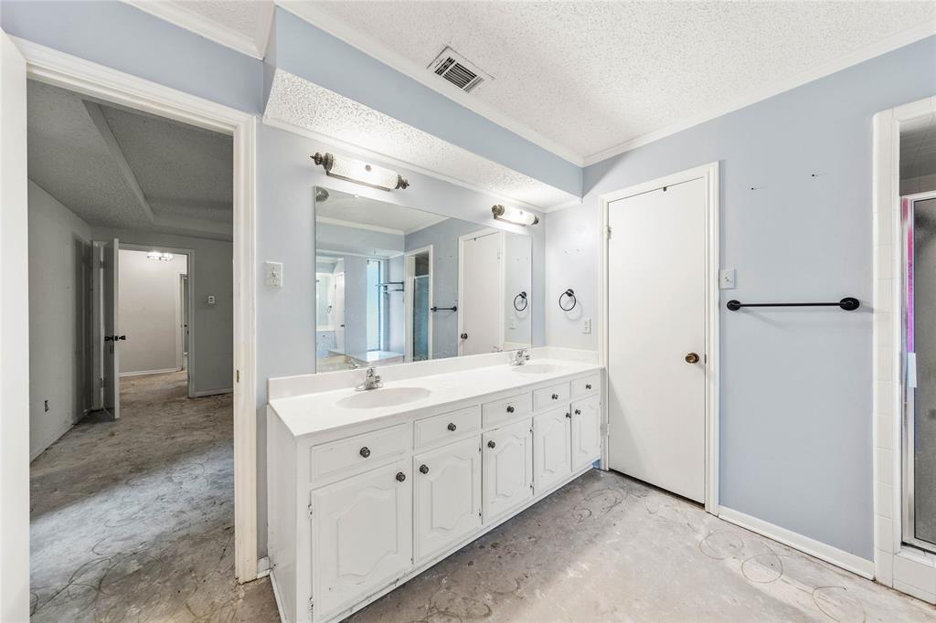 9917 Sandalwood Drive Woodway, TX 76712 - Photo 21 of 37