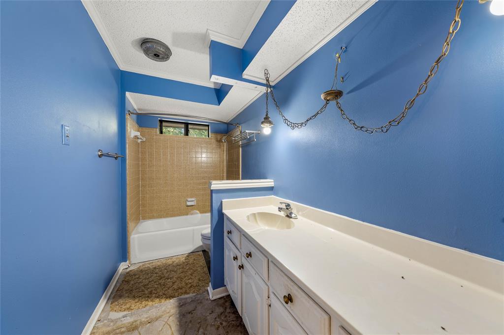 9917 Sandalwood Drive Woodway, TX 76712 - Photo 22 of 37