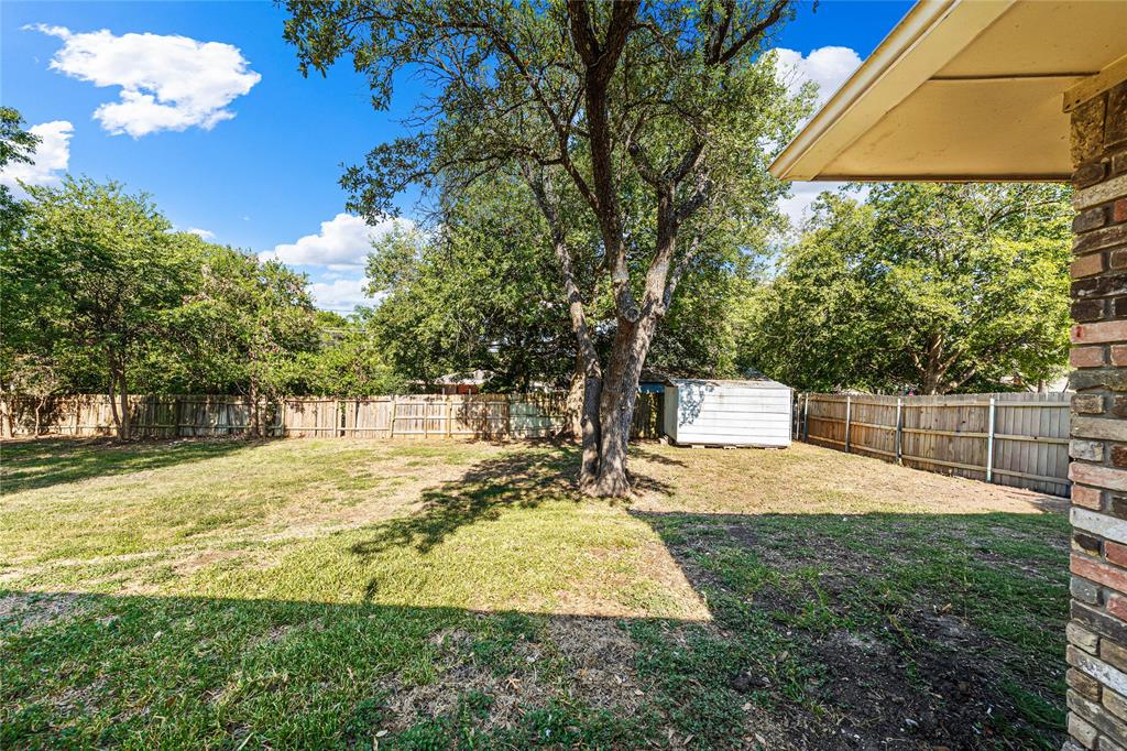 9917 Sandalwood Drive Woodway, TX 76712 - Photo 27 of 37