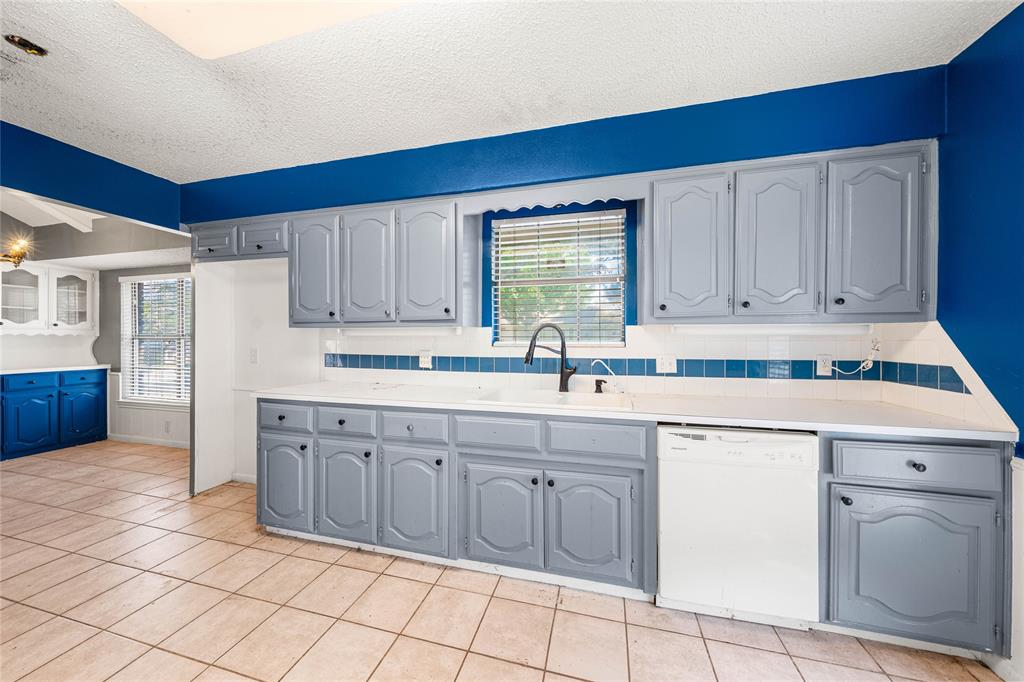 9917 Sandalwood Drive Woodway, TX 76712 - Photo 6 of 37