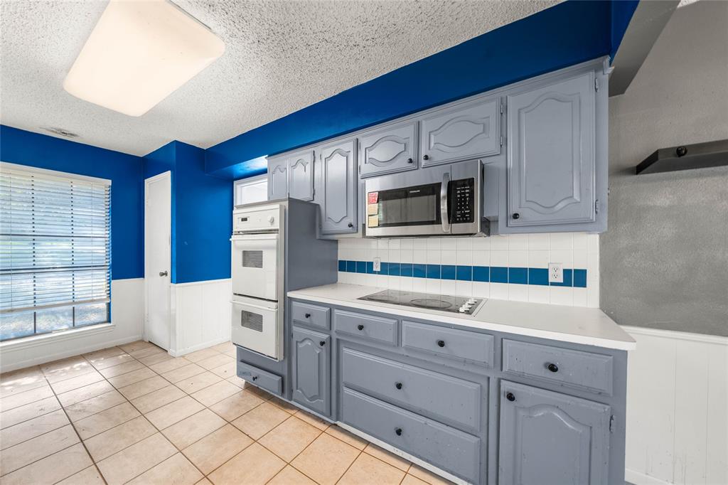 9917 Sandalwood Drive Woodway, TX 76712 - Photo 7 of 37