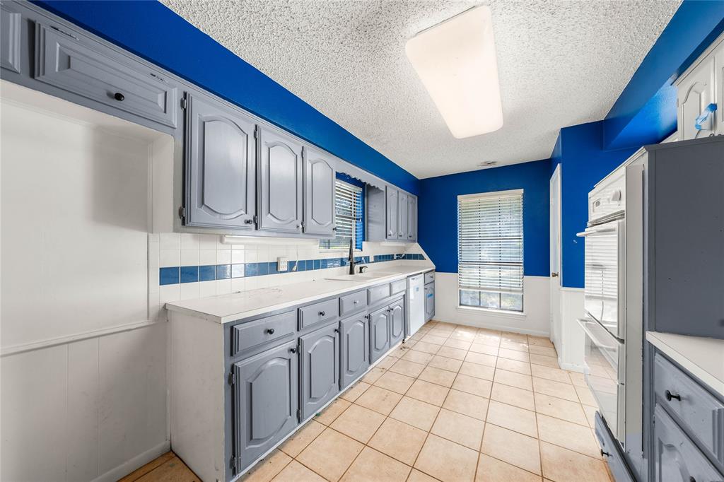 9917 Sandalwood Drive Woodway, TX 76712 - Photo 8 of 37