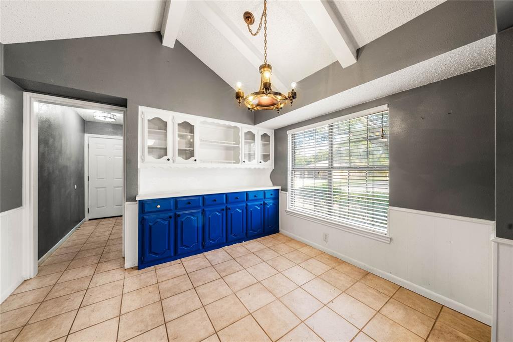 9917 Sandalwood Drive Woodway, TX 76712 - Photo 9 of 37