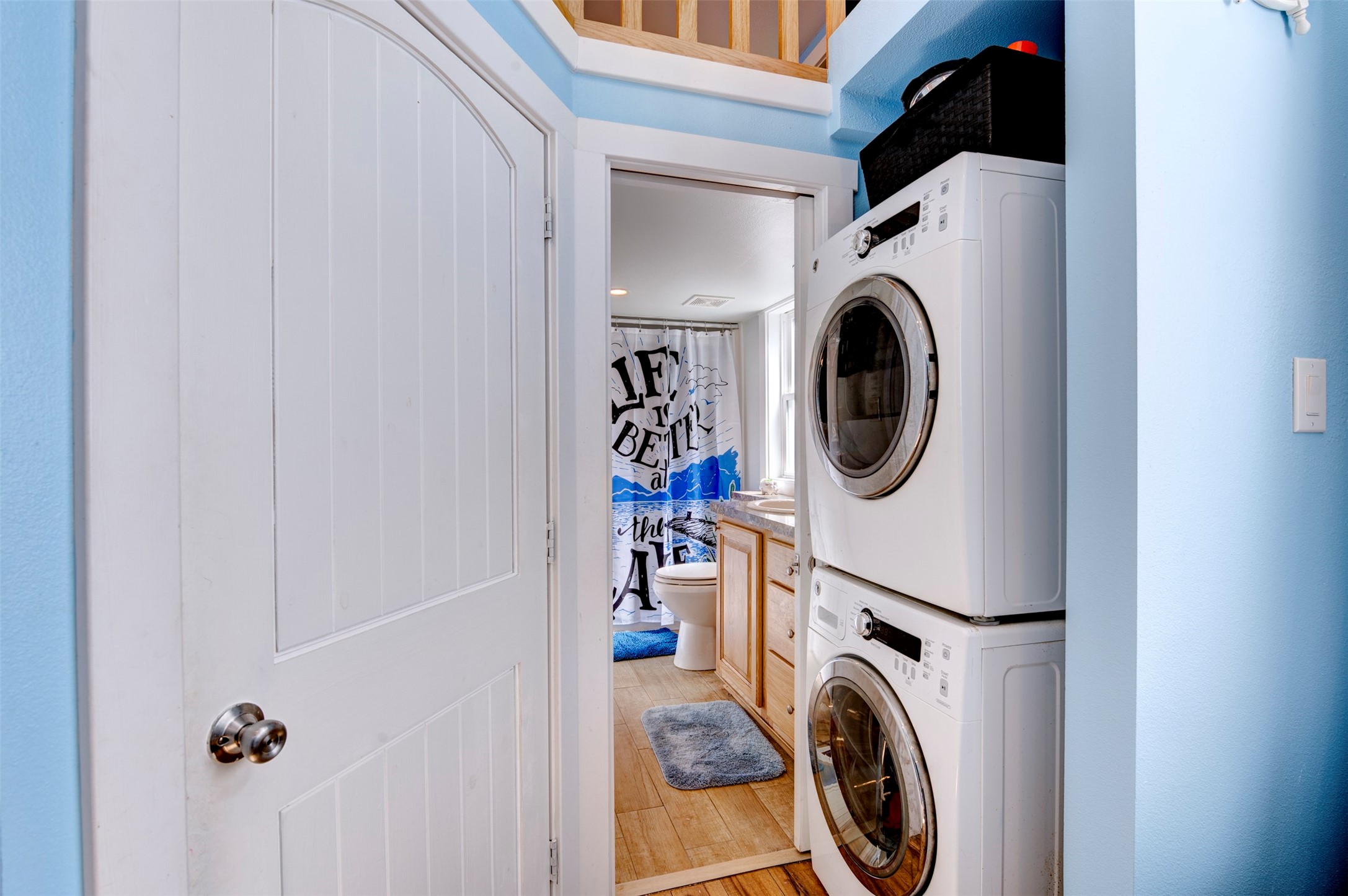664 Jensen Drive Cleveland, TX 77327 - Photo 21 of 36 a utility room with dryer and washer
