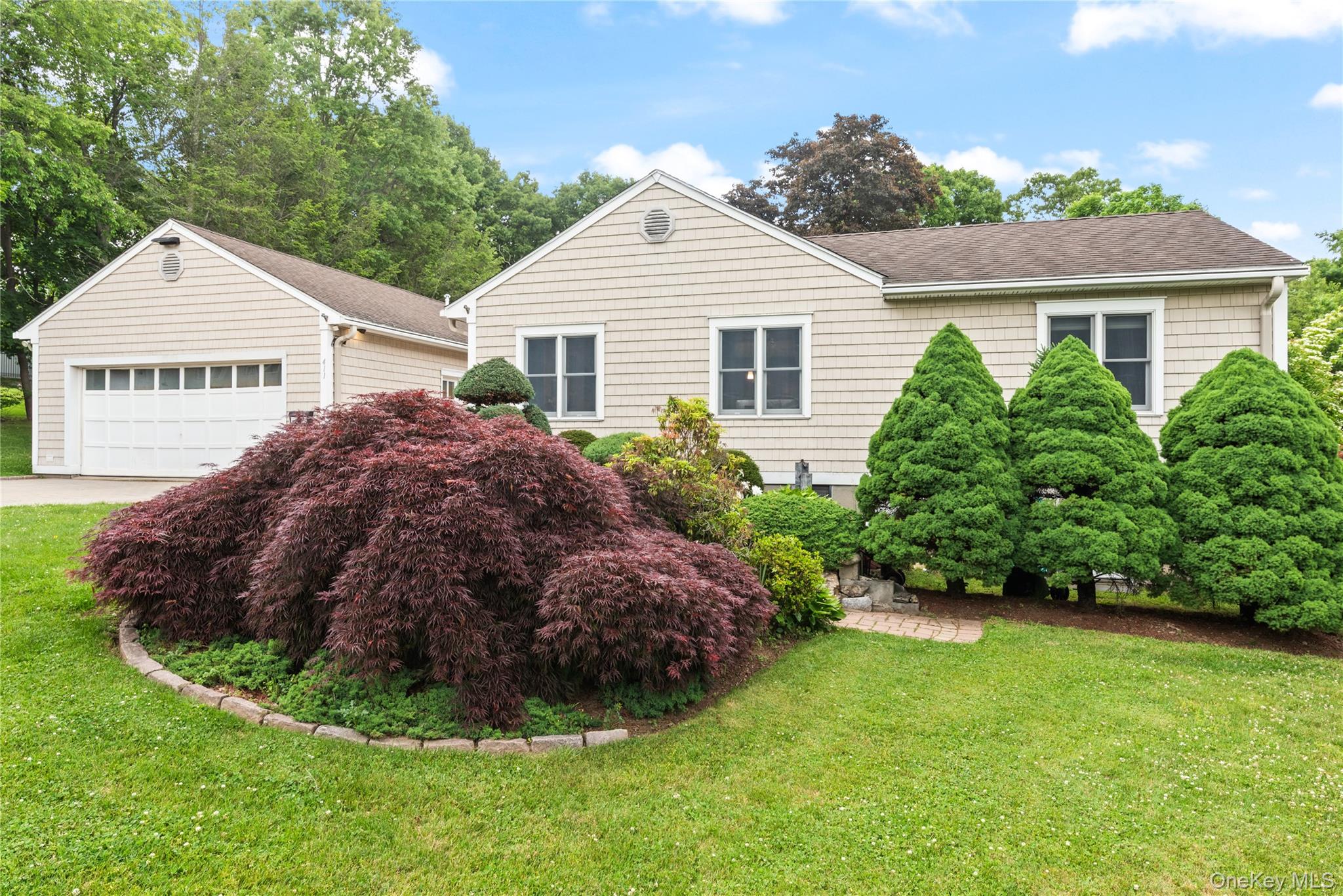 411 South Chelsea Road White Plains, NY 10603 - Photo 2 of 36