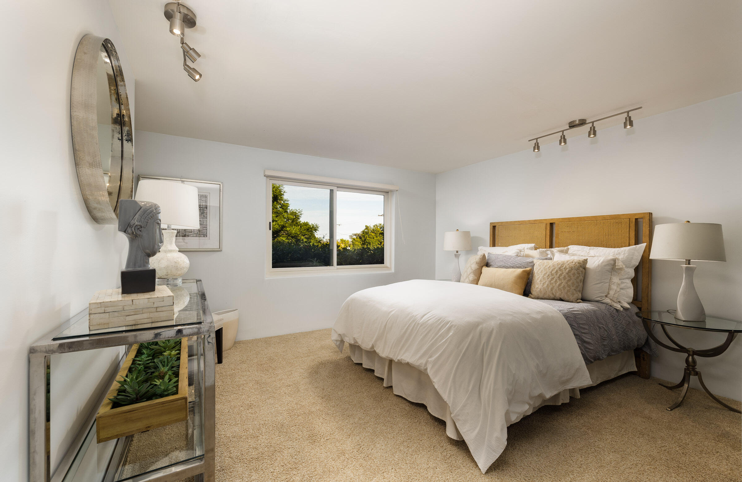 914 Medio Road Santa Barbara, CA 93103 - Photo 24 of 29 Bedroom #4