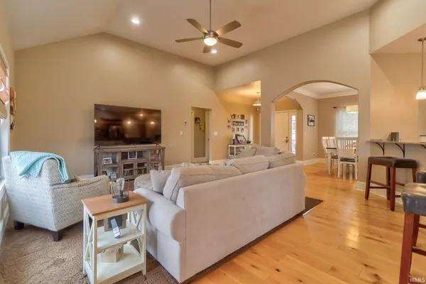 $599,900 | 4288 Hilldale Drive, Newburgh, IN 47630