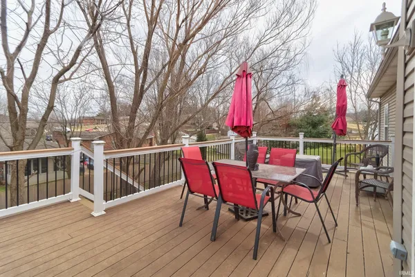 $599,900 | 4288 Hilldale Drive, Newburgh, IN 47630