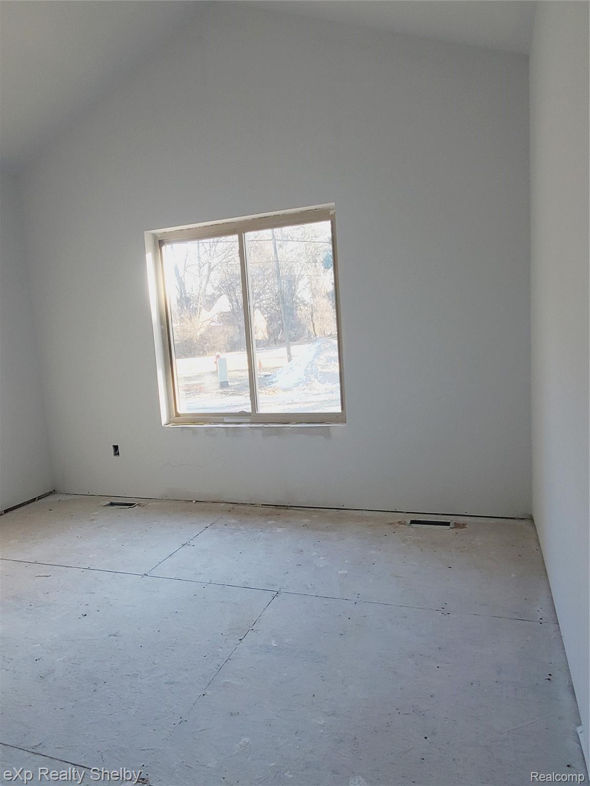 11199 Chicago Road Warren, MI 48093 - Photo 11 of 14 BEDROOM