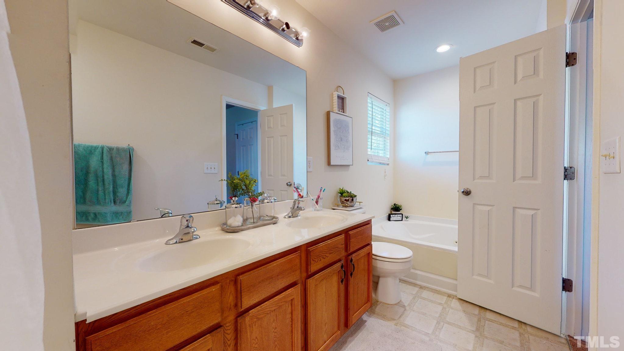 4132 Dalcross Road Raleigh, NC 27610 - Photo 18 of 27 Gallery Image 18