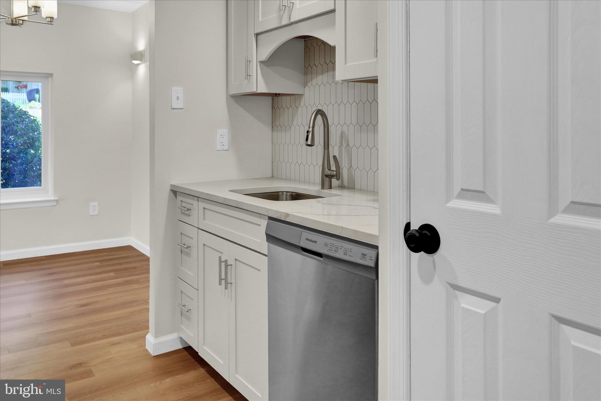 301 Village Walk, Unit 301 Exton, PA 19341 - Photo 13 of 31 Kitchen