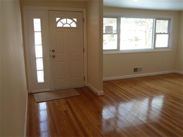 32 Peter Road North Reading, MA 01864 - Photo 3 of 30 Gallery Image 3