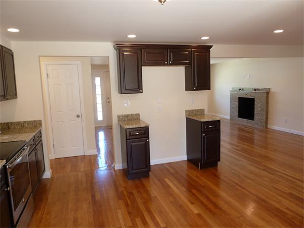 32 Peter Road North Reading, MA 01864 - Photo 8 of 30 Gallery Image 8