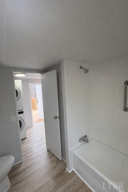 150 Stallion Court Amherst, VA 24521 - Photo 17 of 26 a bathroom with a bathtub and a toilet