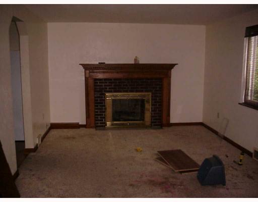 779 Boyce Road Bridgeville, PA 15017 - Photo 7 of 7 Living Room.