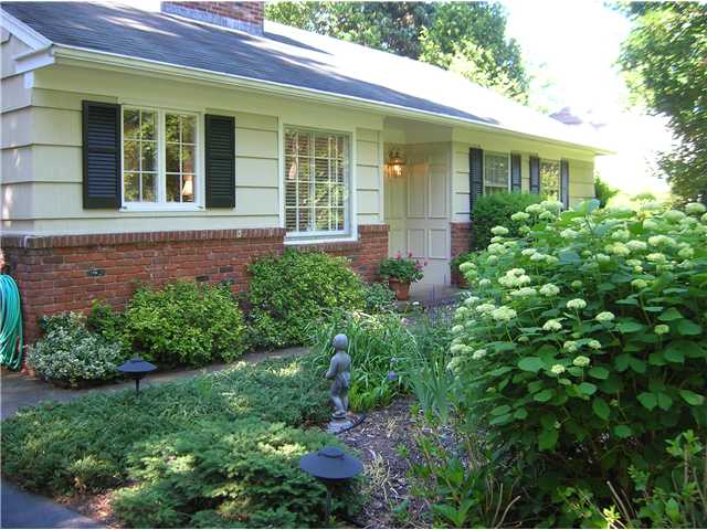 8 Little Spring Run Perinton, NY 14450 - Photo 1 of 1 Exterior Front Welcome to 8 Little Spring Run!