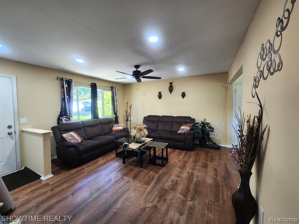 3307 Gerald Avenue Rochester, MI 48307 - Photo 4 of 20
