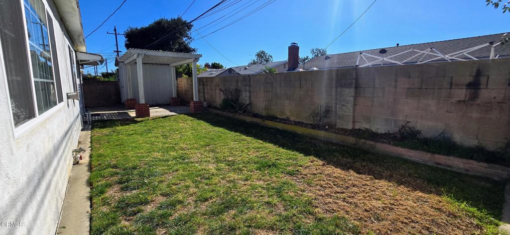 1000 Camellia Street Oxnard, CA 93036 - Photo 19 of 24 a view of a back yard of the house