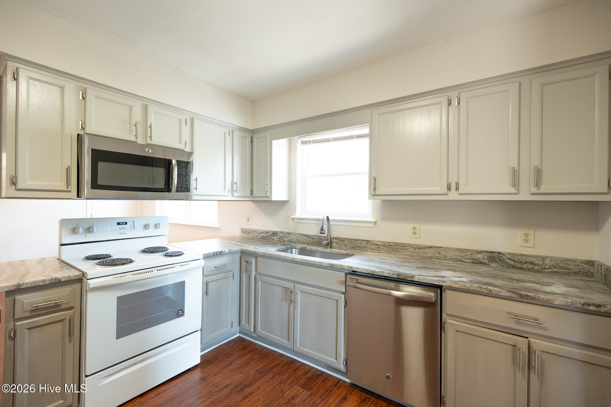 341 Lancaster Road Wilmington, NC 28409 - Photo 10 of 30 DSC02704