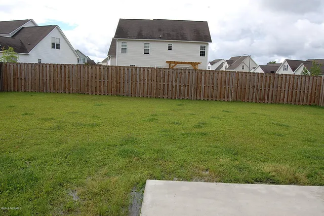 $1,600 | 300 Providence Drive, Jacksonville, NC 28546