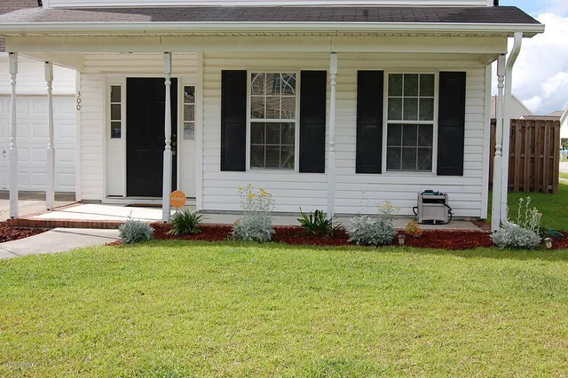 $1,600 | 300 Providence Drive, Jacksonville, NC 28546