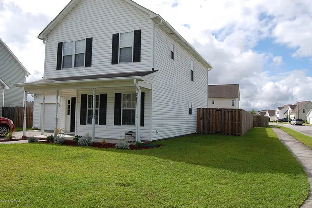 $1,600 | 300 Providence Drive, Jacksonville, NC 28546